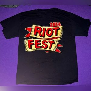 Riot Fest Chicago 2014 T Tee Shirt Size L Unisex Cotton Official Clean